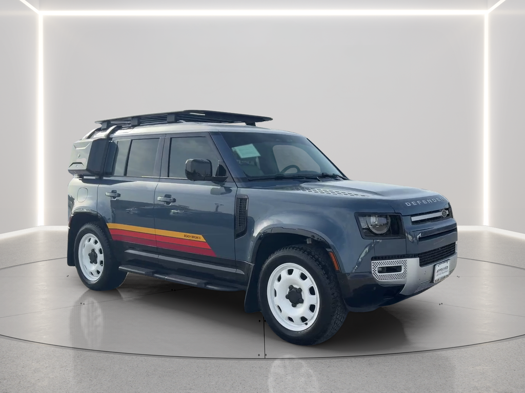 Used 2025 Tasman Blue Metallic Land Rover S image 3