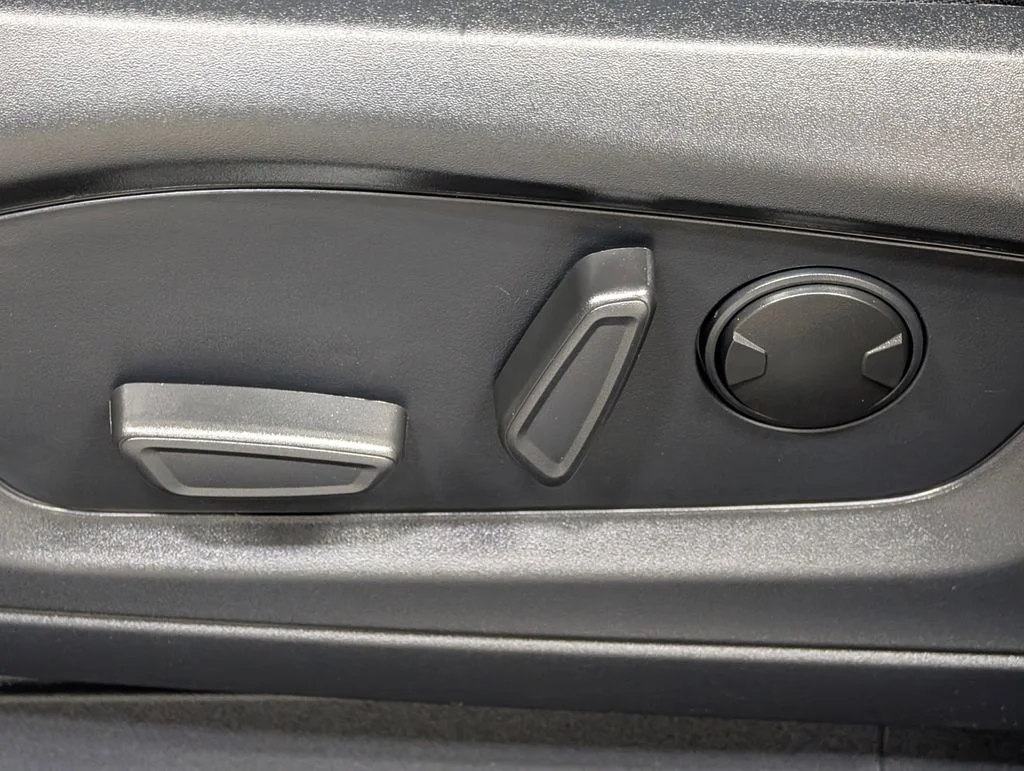 Certified Used 2025 Vapor Blue Metallic Ford Active image 12