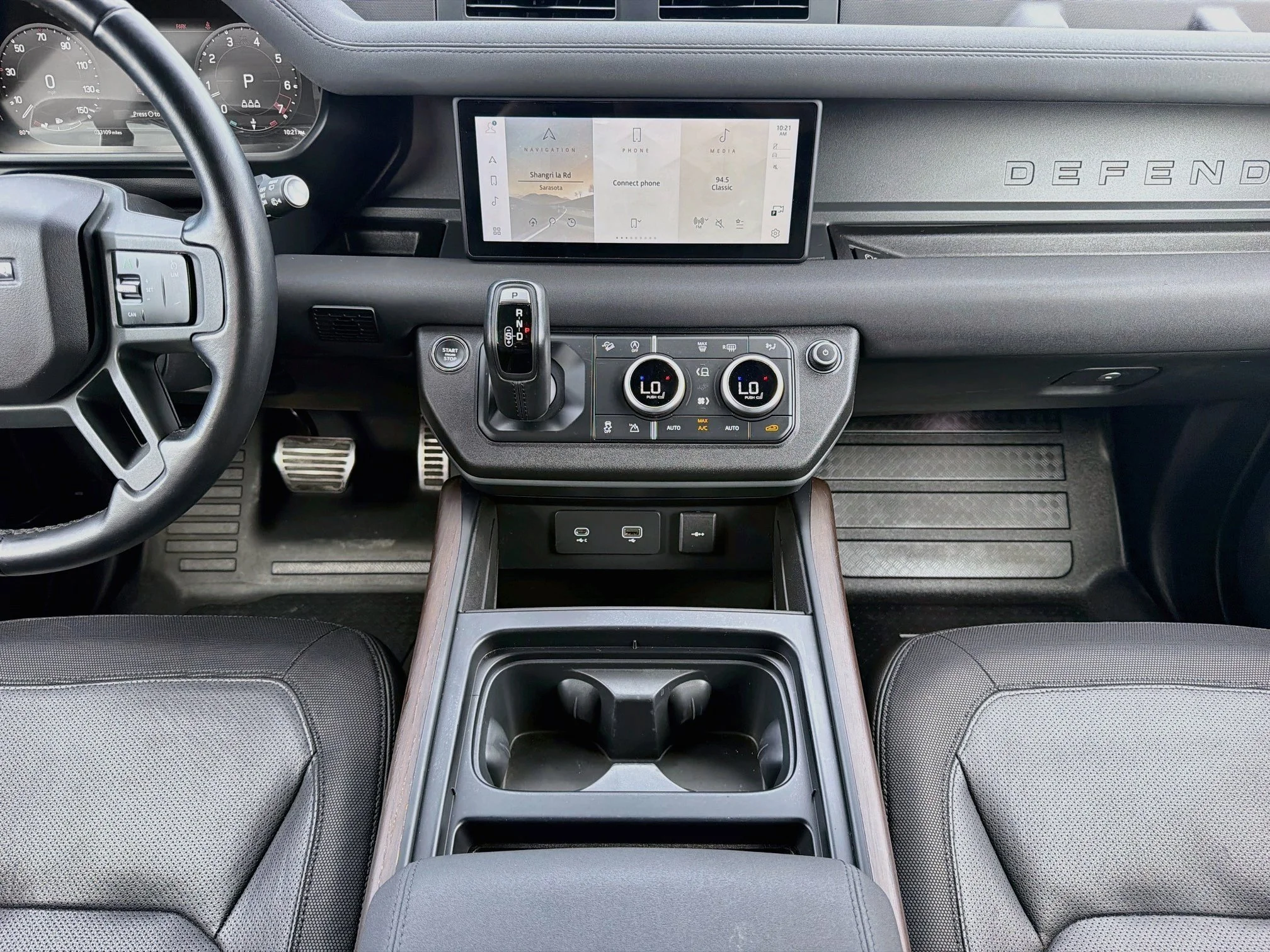 Used 2023 Santorini Black Metallic Land Rover X-Dynamic SE image 19