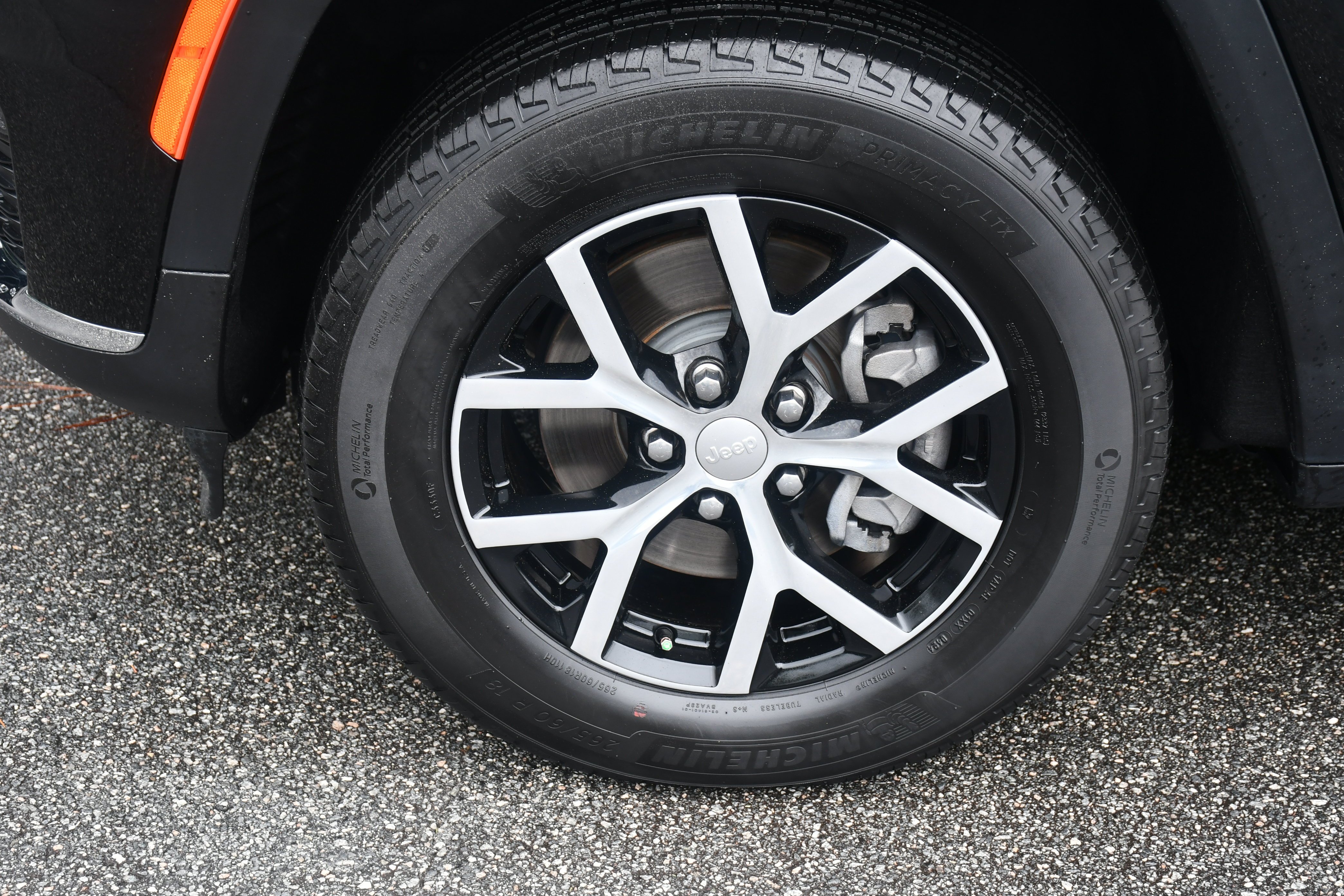 Used 2024 Black Jeep Limited image 23