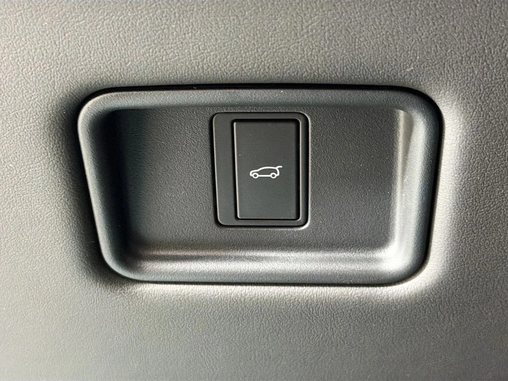 New 2026 Santorini Black Land Rover Dynamic SE image 10