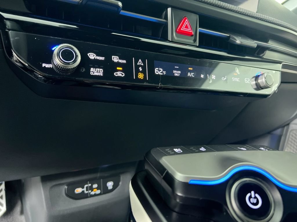New 2026 Wolf Gray Kia GT-LINE image 26