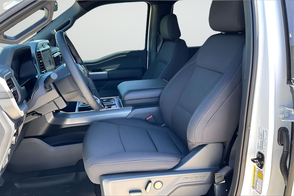 New 2026 Oxford White Ford XLT image 10