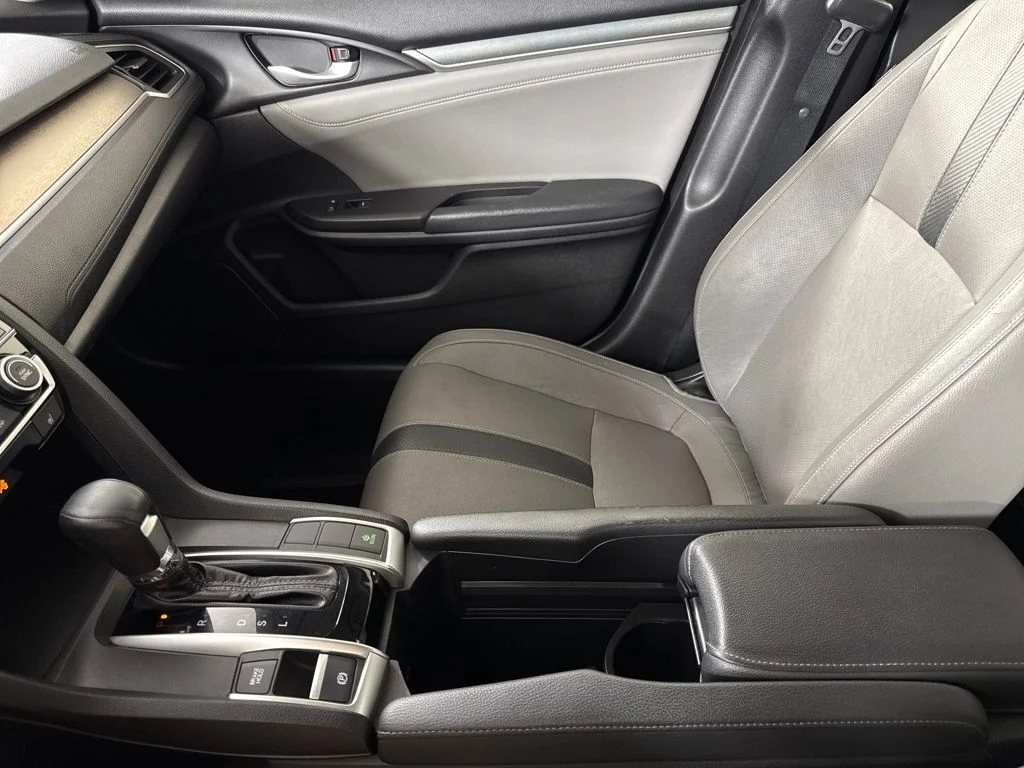 2018 Honda Civic Touring - Photo 19