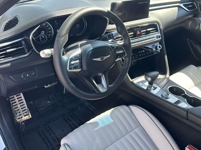 Used 2026 White Genesis 3.3T Sport Prestige image 2