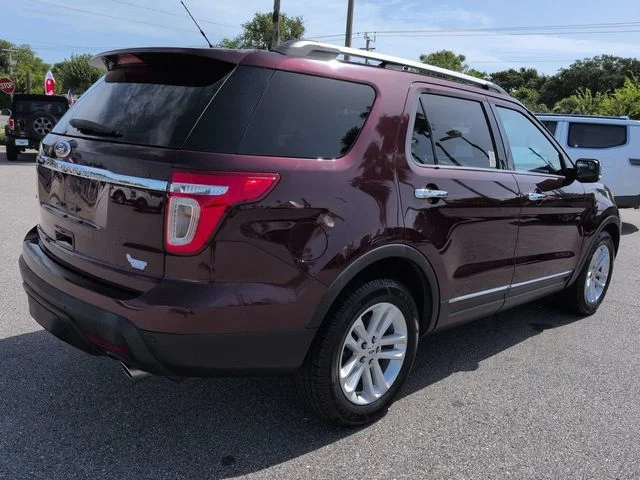 Used 2011 Red Ford XLT image 4