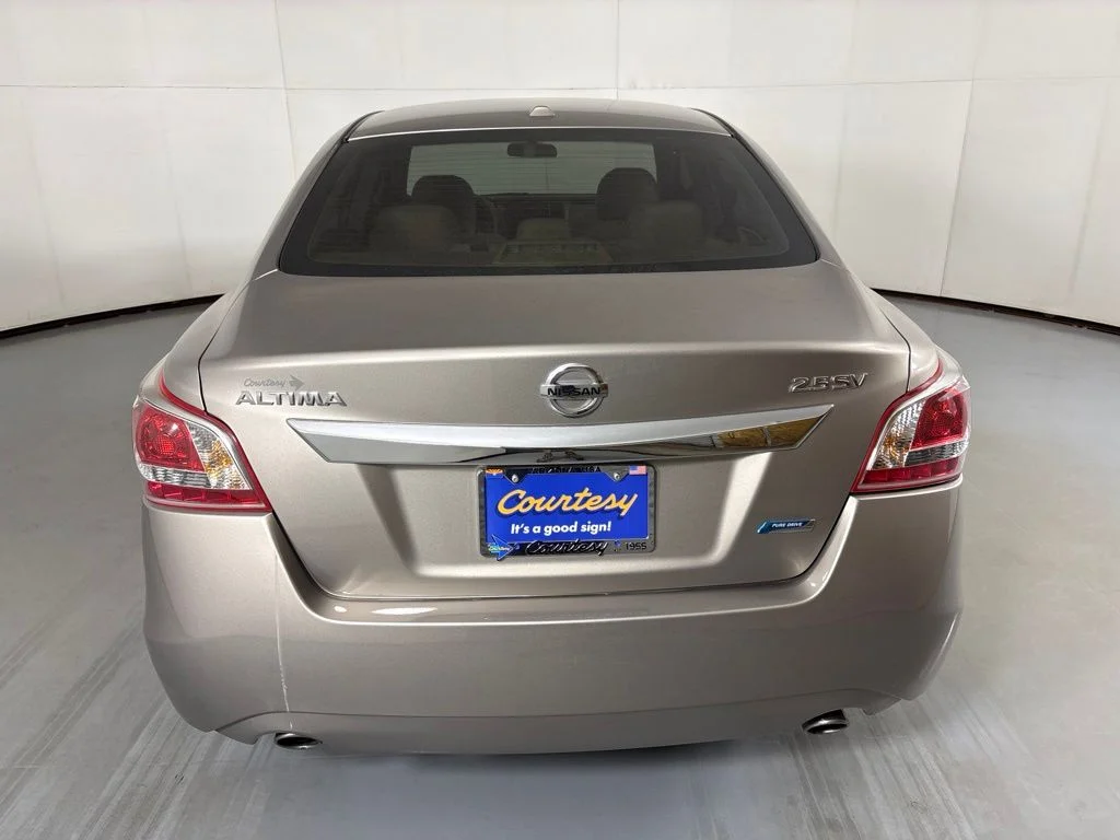 Used 2013 Beige Nissan 2.5 SV image 7