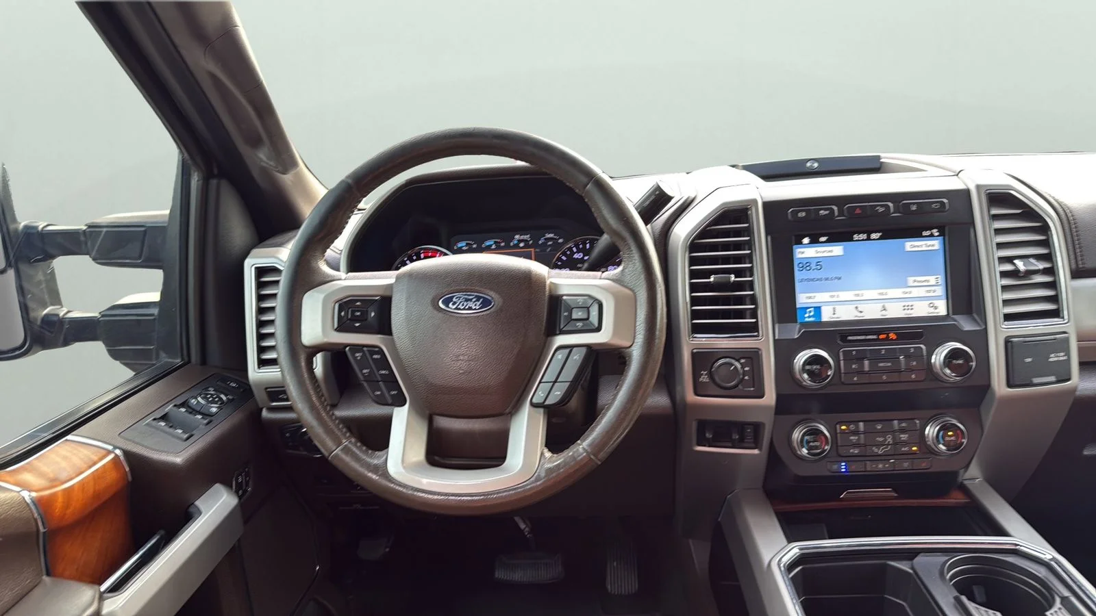 Used 2019 Gray Ford King Ranch image 12