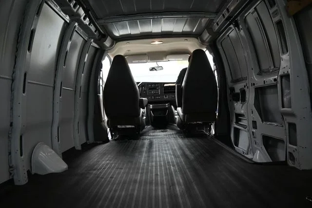 2021 Chevrolet Express Cargo Work Van - Photo 11
