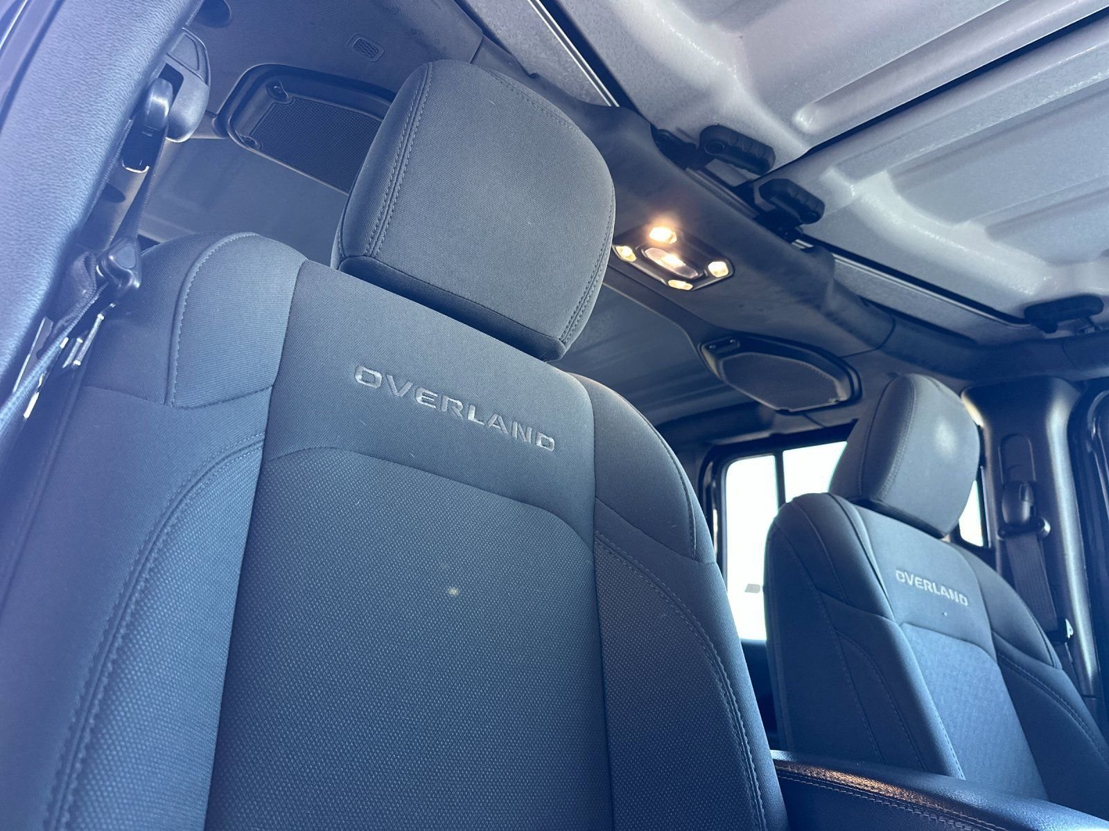 2021 Jeep Gladiator Overland - Photo 16