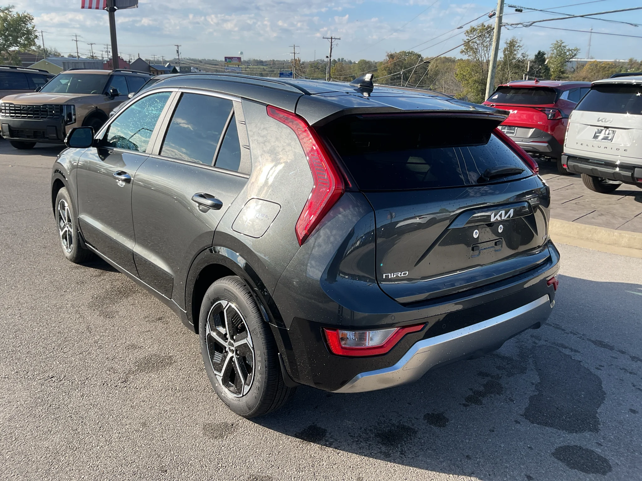 Certified Used 2025 Interstellar Gray Kia SX image 18