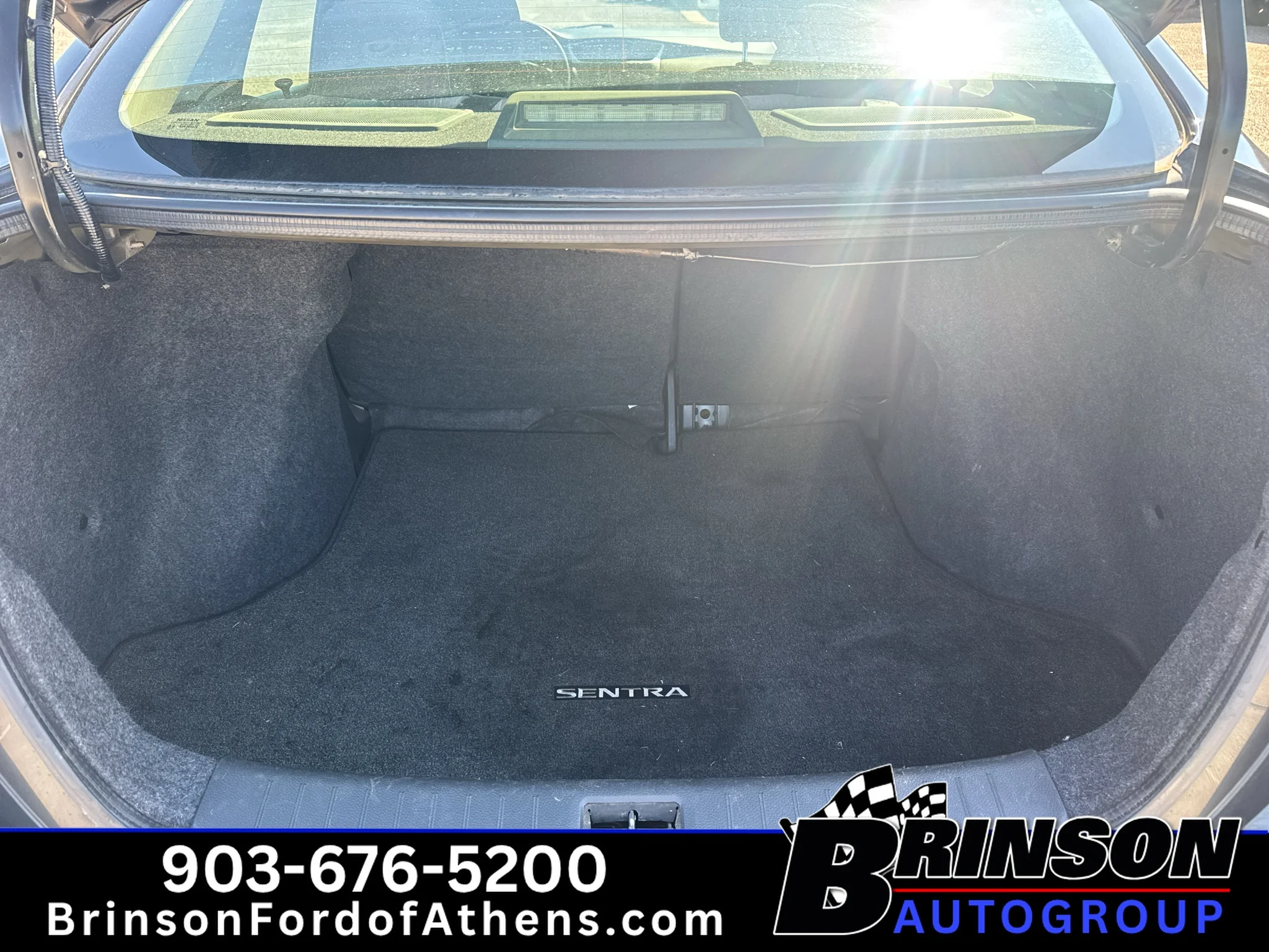 Used 2015 Super Black Nissan SV image 9