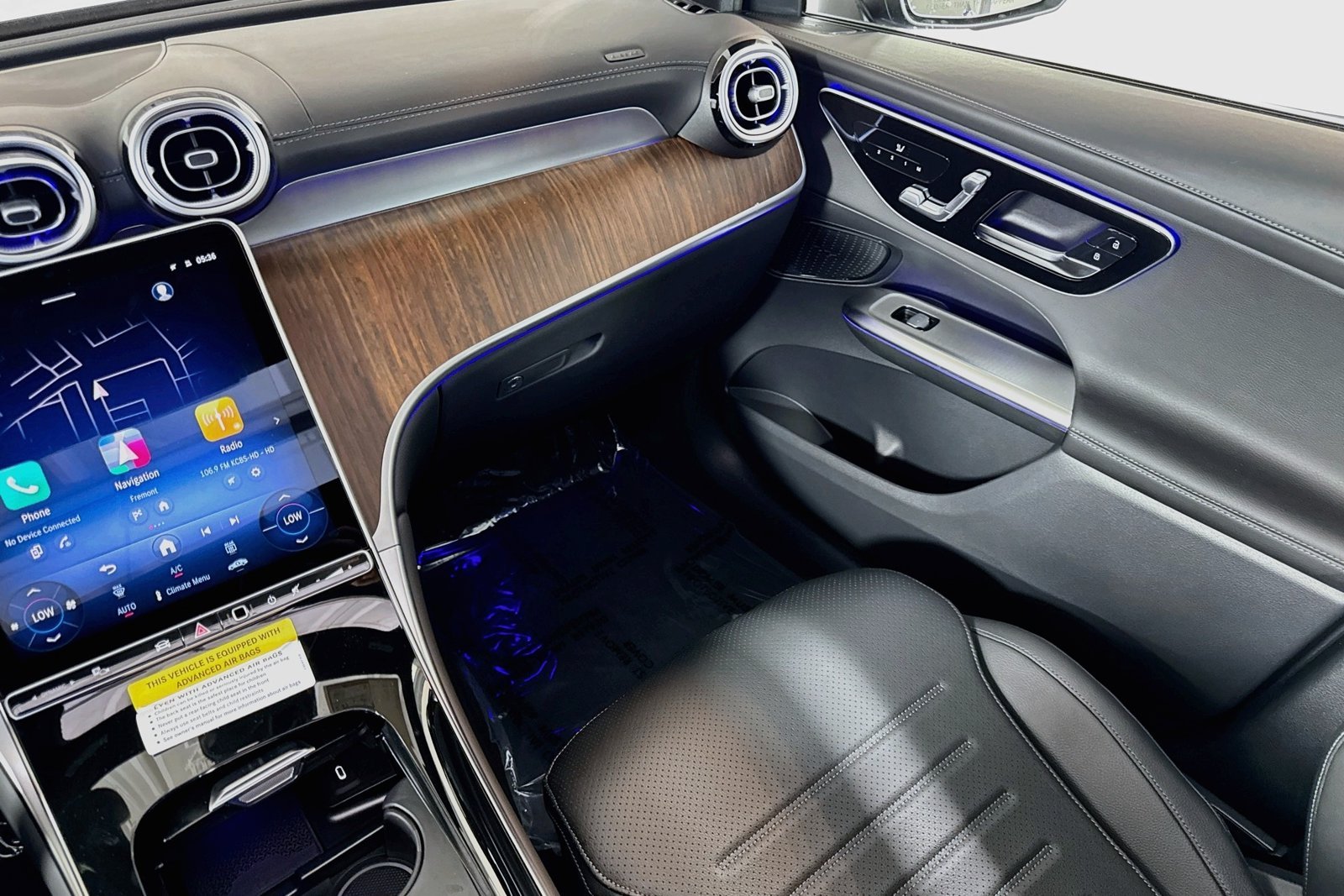 New 2027 Black Mercedes-Benz GLC 300 image 21