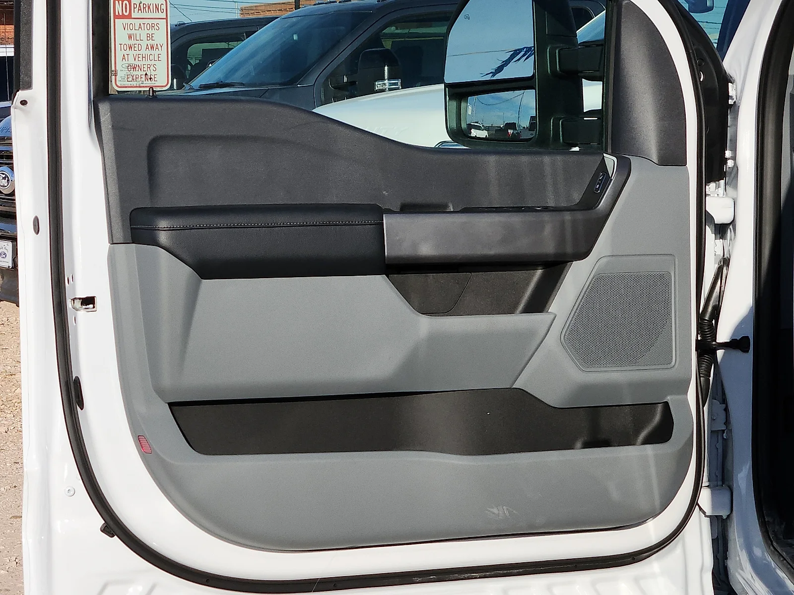New 2027 Oxford White Ford XL image 14