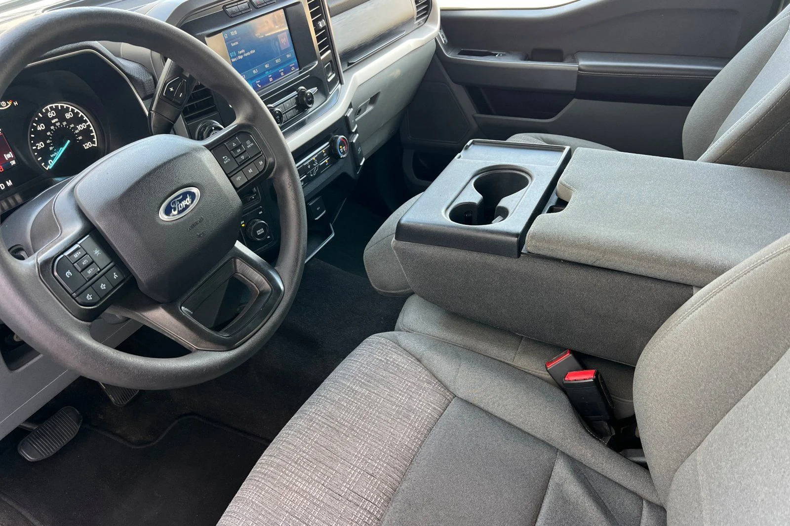 Used 2021 White Ford XLT image 10
