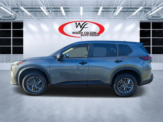 Used 2024 Gray Nissan S image 5