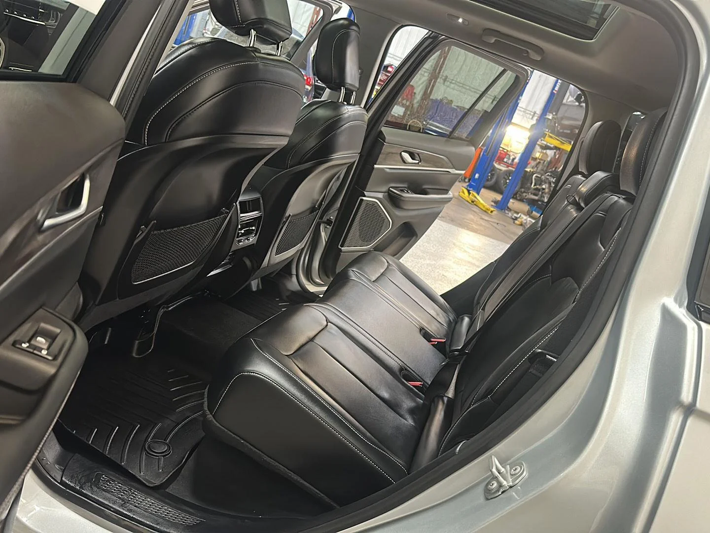 Used 2022 Silver Zynith Jeep Limited image 27
