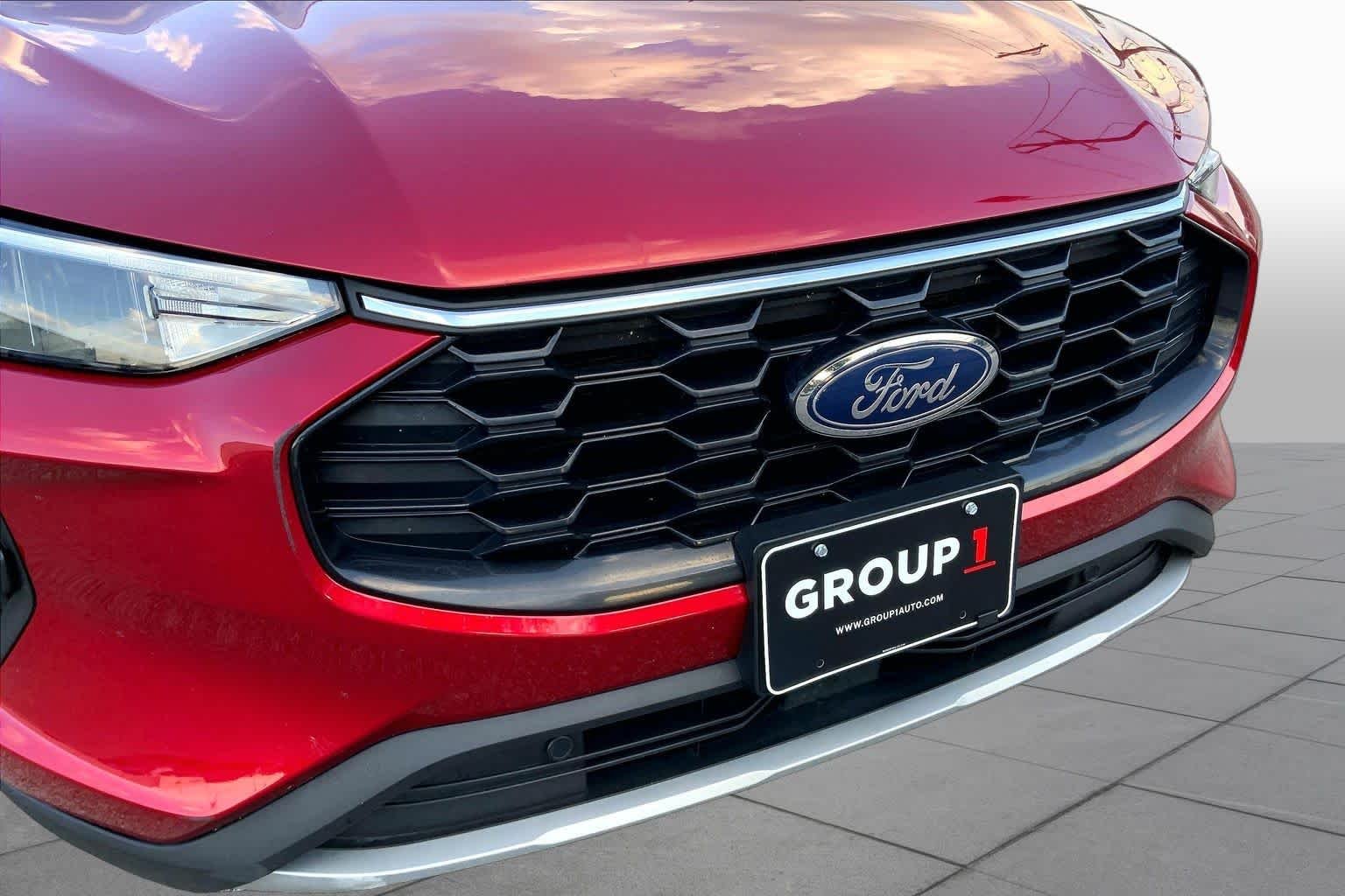 Used 2025 Rapid Red Metallic Tinted Clearcoat Ford ST-Line image 29
