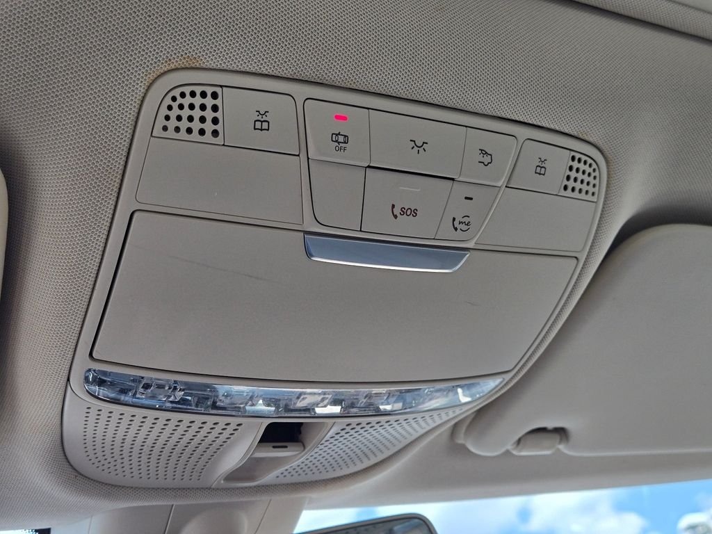 Used 2020 Beige Mercedes-Benz C 300 image 33