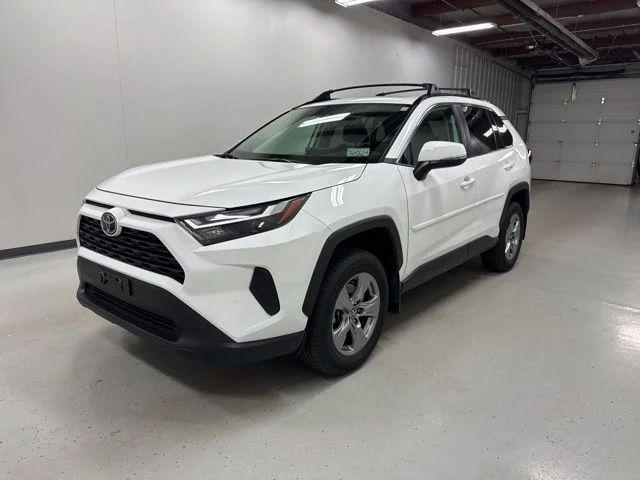 2023 Toyota RAV4 XLE AWD's photo