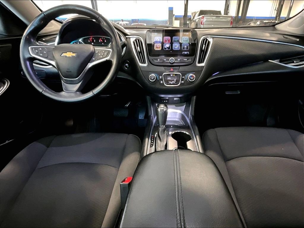 Used 2018 Gray Chevrolet LT image 21
