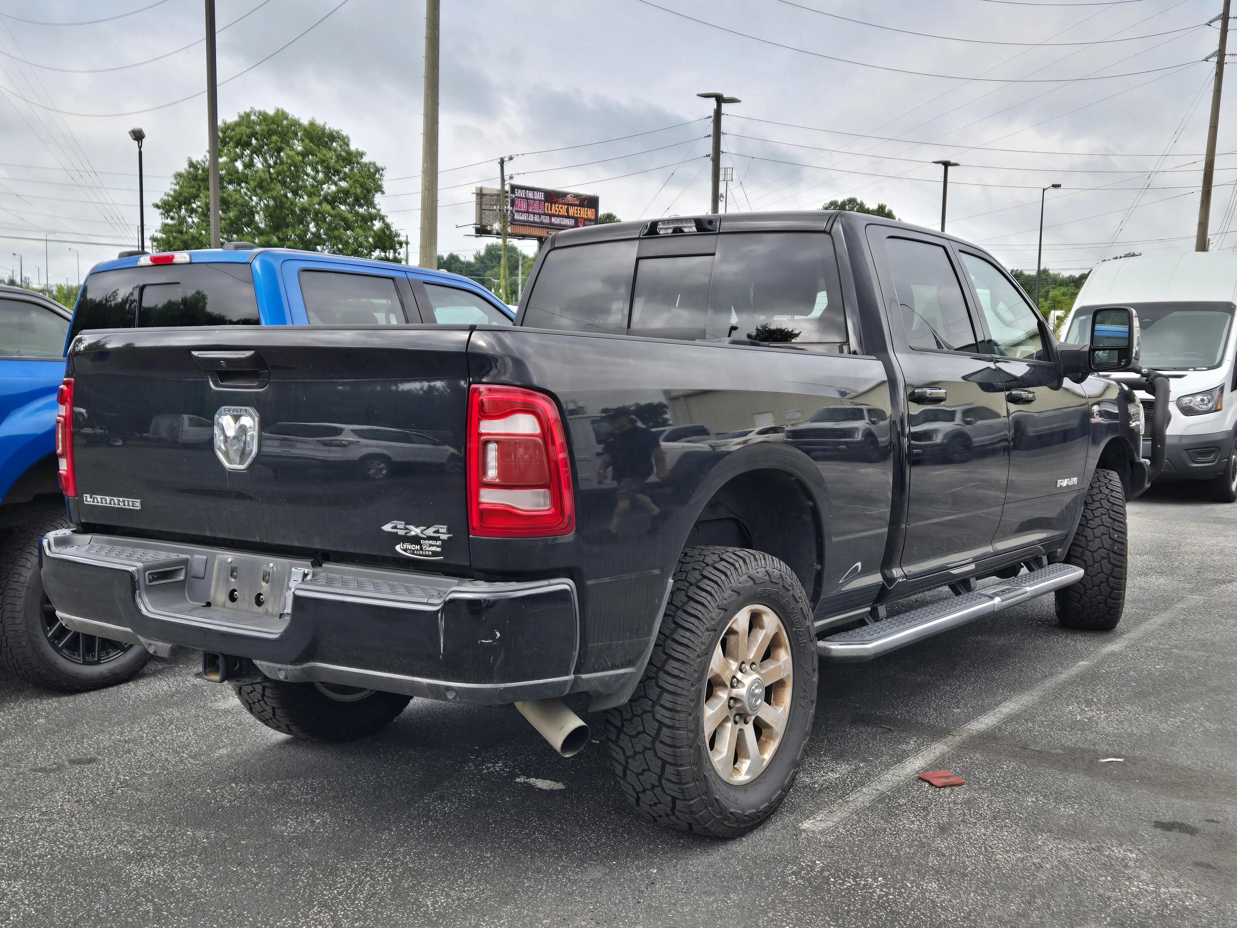 Used 2023 Diamond Black Crystal Pearlcoat Ram Laramie image 4