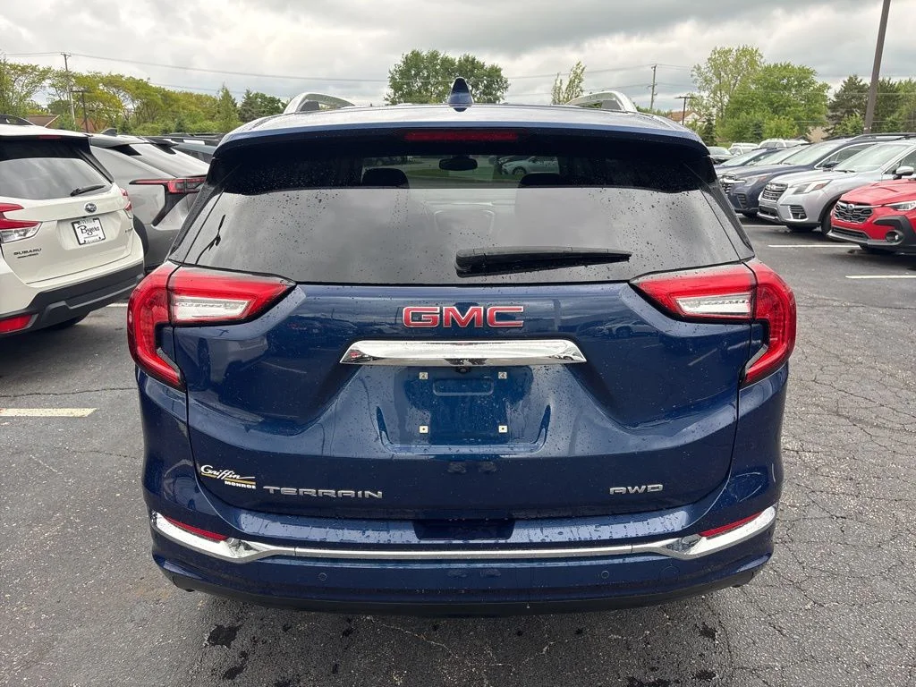 Used 2022 Blue GMC Denali image 4
