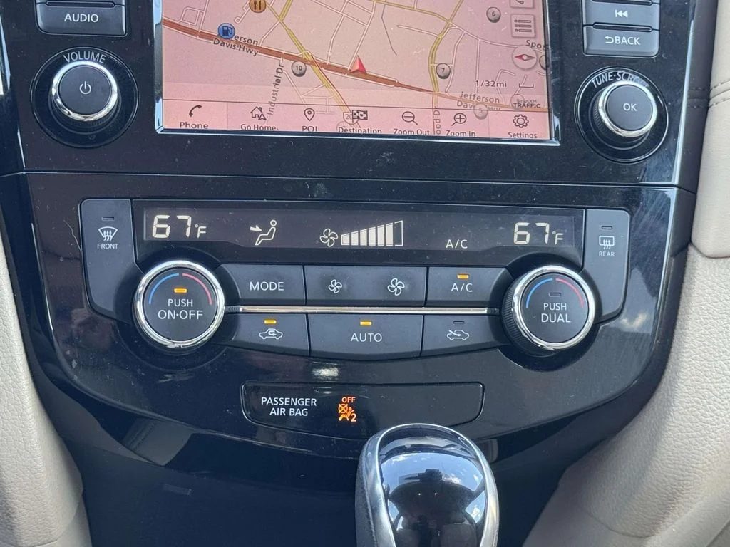 Used 2018 Green Nissan SL image 20