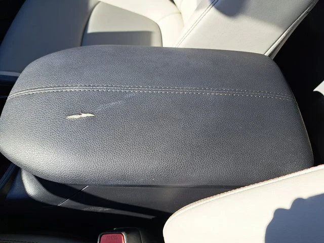 Certified Used 2020  Toyota XLE Premium image 23