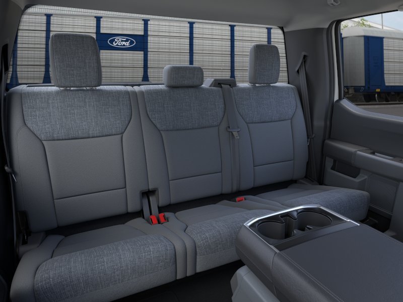 New 2026 Oxford White Ford XLT image 11