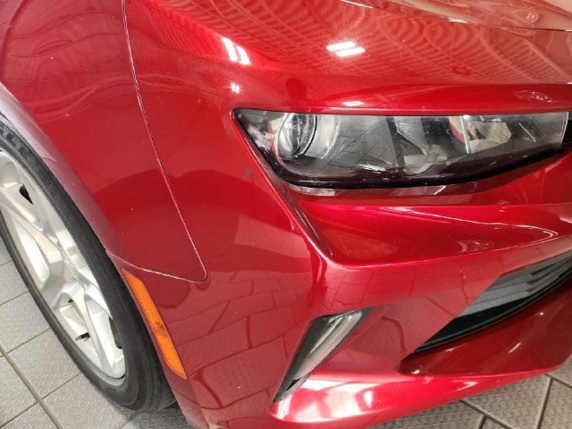 Used 2018 GARNET RED TINTCOAT Chevrolet 2LT image 6