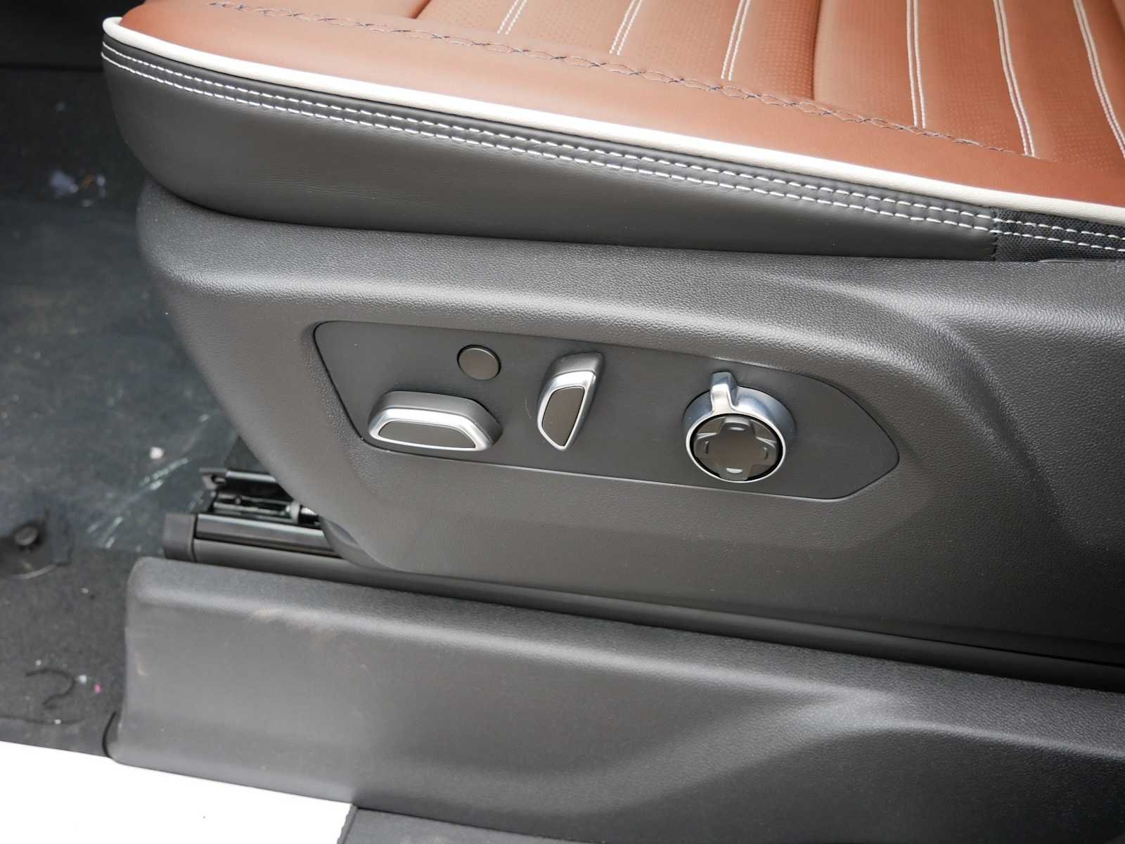 2026 GMC Sierra 2500HD Denali Ultimate - Photo 17