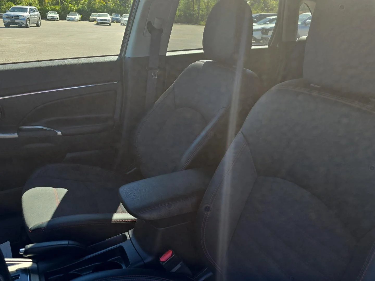 Used 2026  Mitsubishi SE image 11