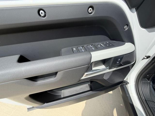 Certified Used 2024 Fuji White Land Rover S image 11