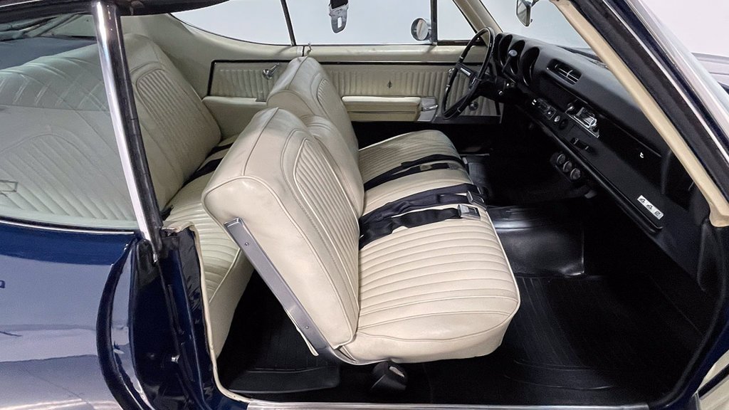 Used 1968  Oldsmobile Supreme image 37