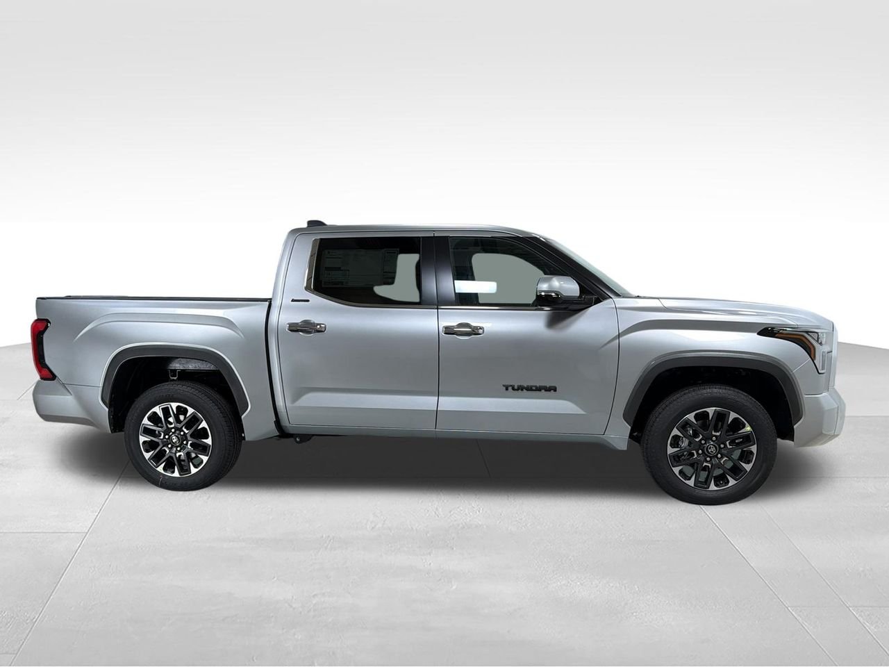 2026 Toyota Tundra Limited - Photo 6