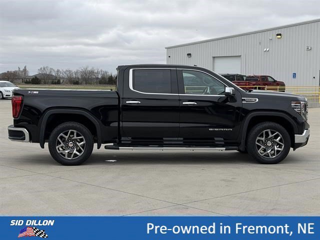 Used 2024 Onyx Black GMC SLT image 3