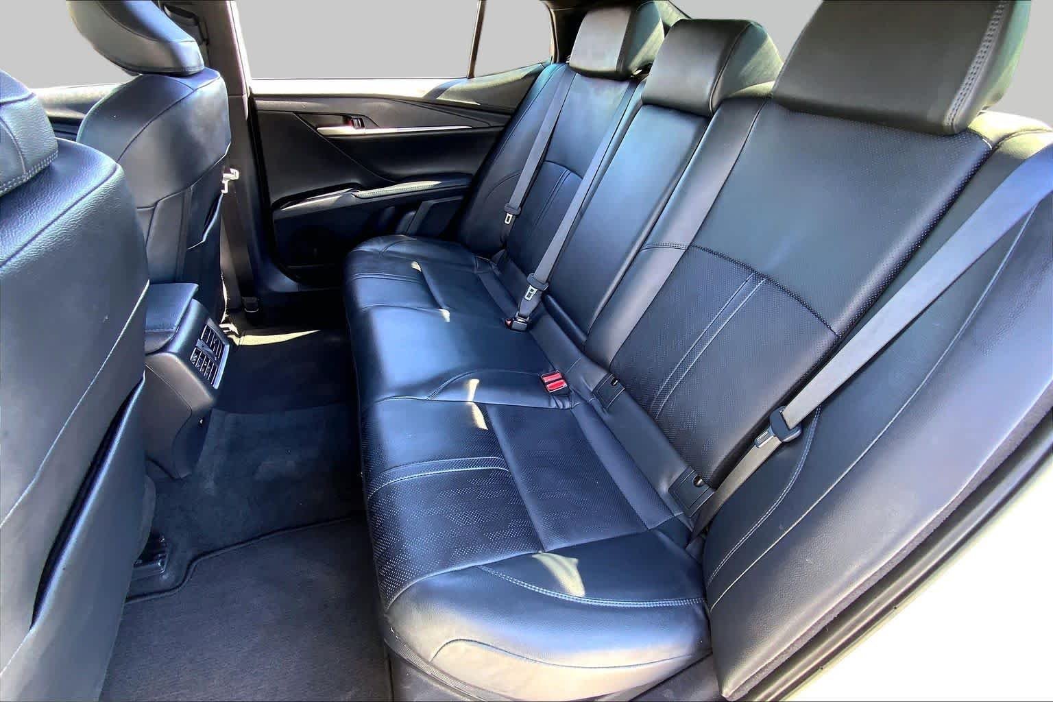 Used 2025 Wind Chill Pearl Toyota XSE image 20