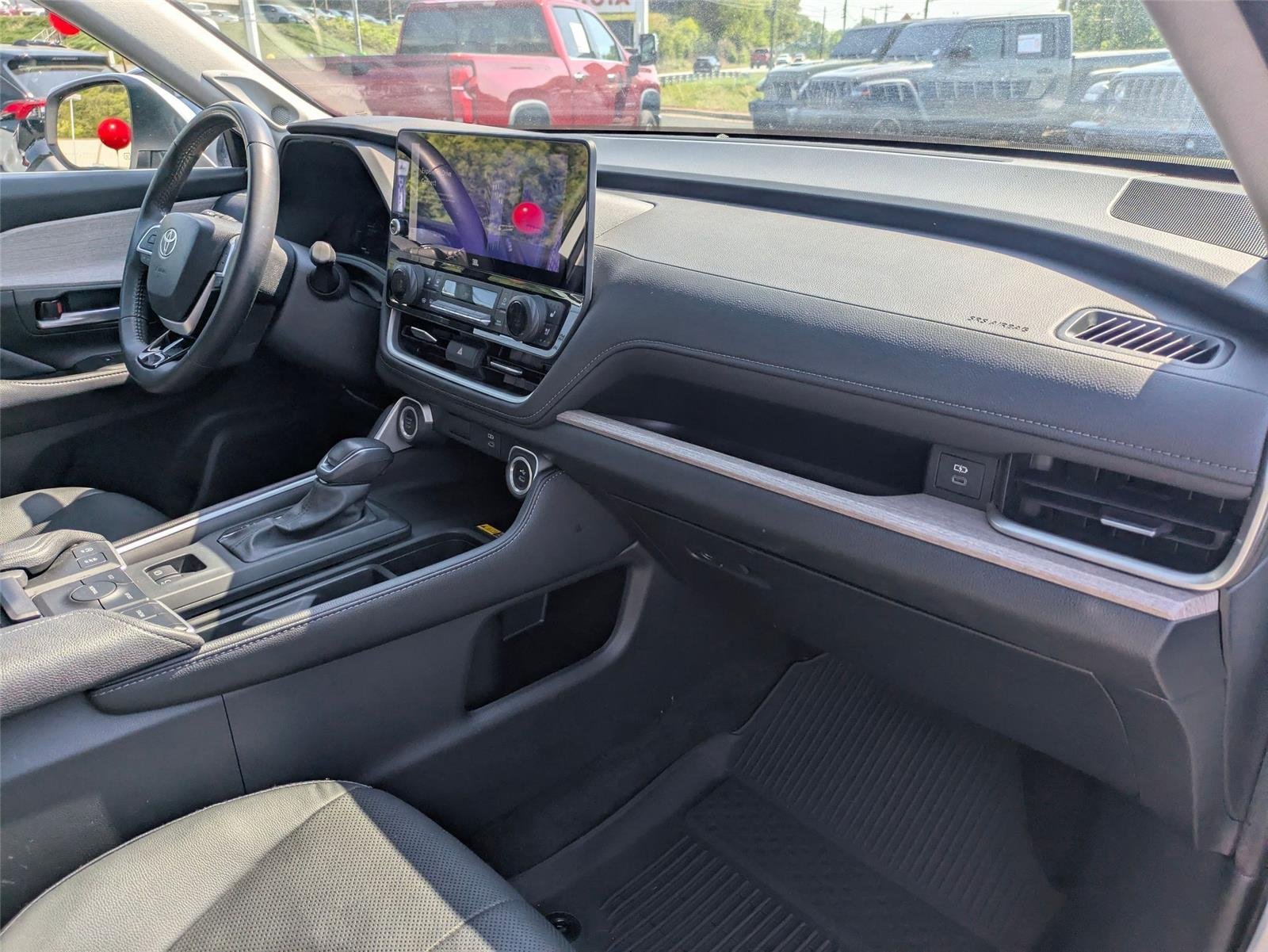 Used 2024 Wind Chill Pearl Toyota Limited image 36