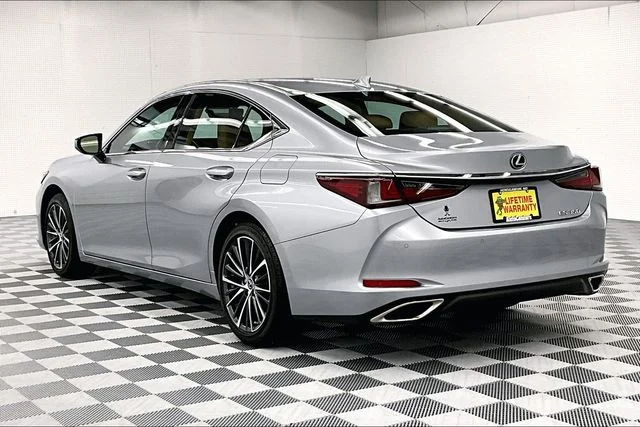 Used 2022 Iridium Lexus 350 image 2