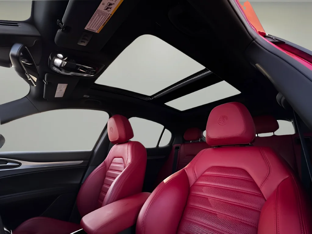 Used 2023 Red Alfa Romeo Veloce image 17