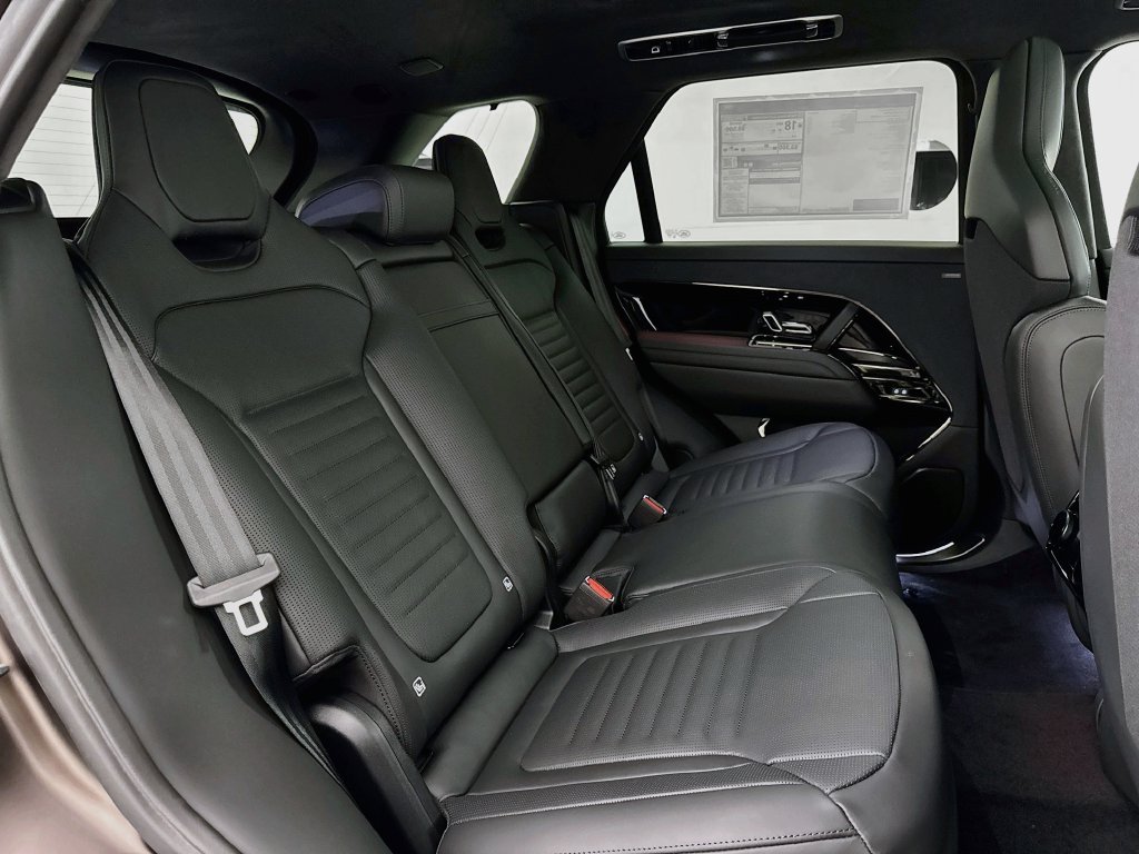 New 2027 Tourmaline Brown in Satin finish Land Rover SV image 28