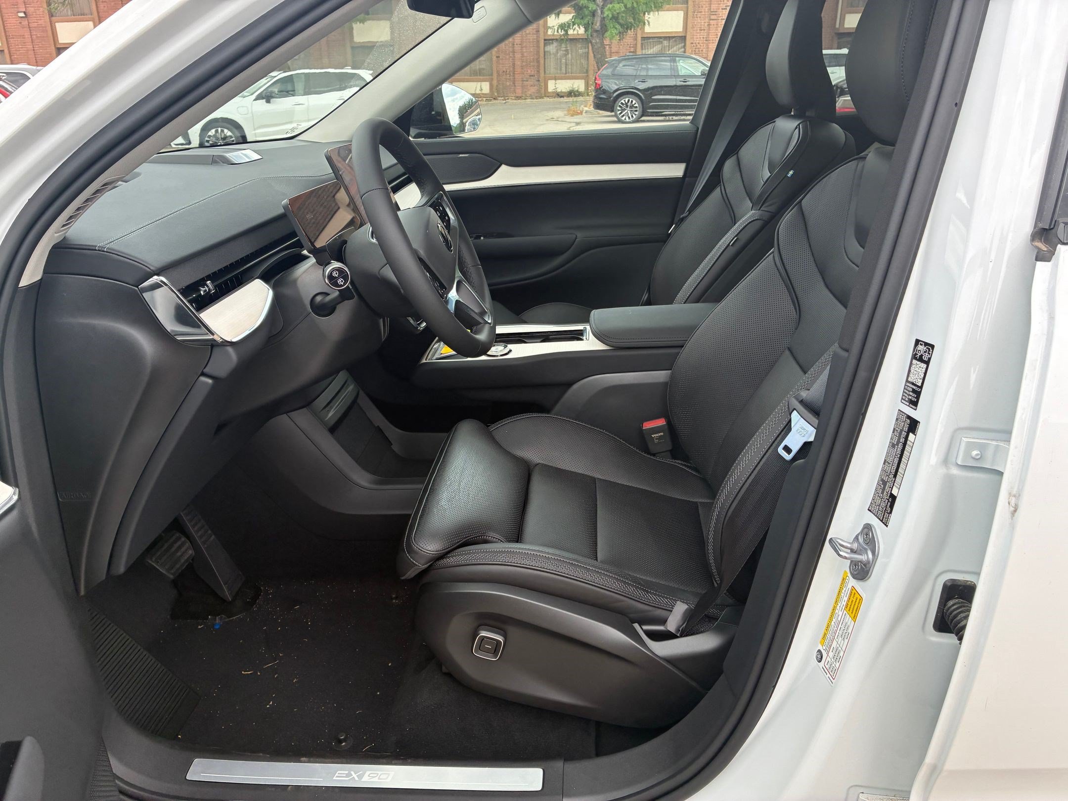 New 2026 Crystal White Volvo Ultra image 13