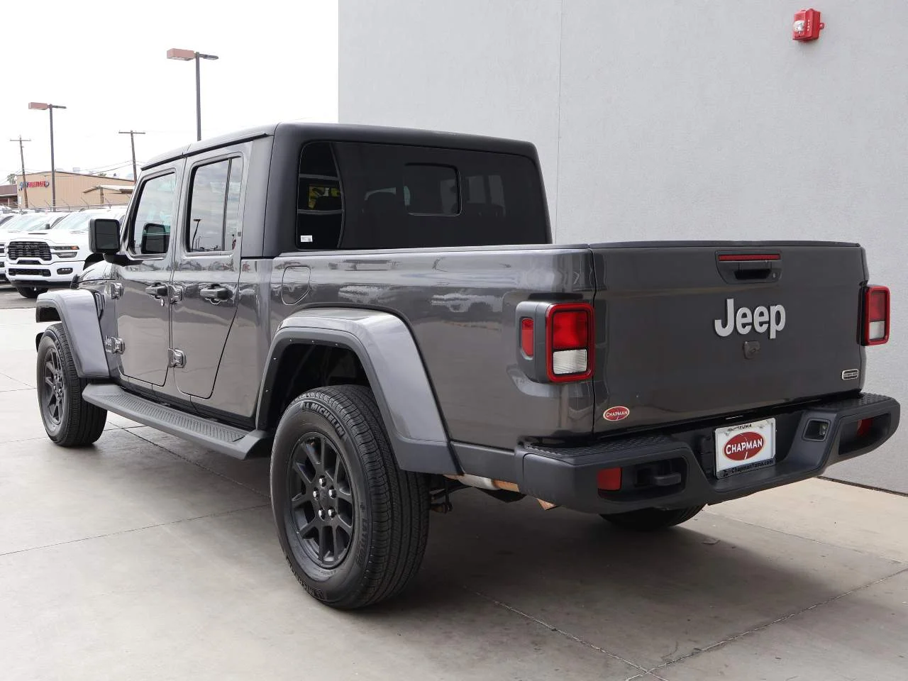 2023 Jeep Gladiator Overland - Photo 3