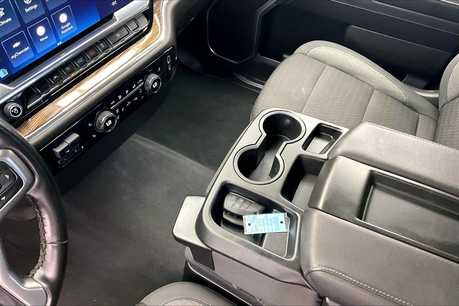 Used 2025 Summit White Chevrolet LT image 16