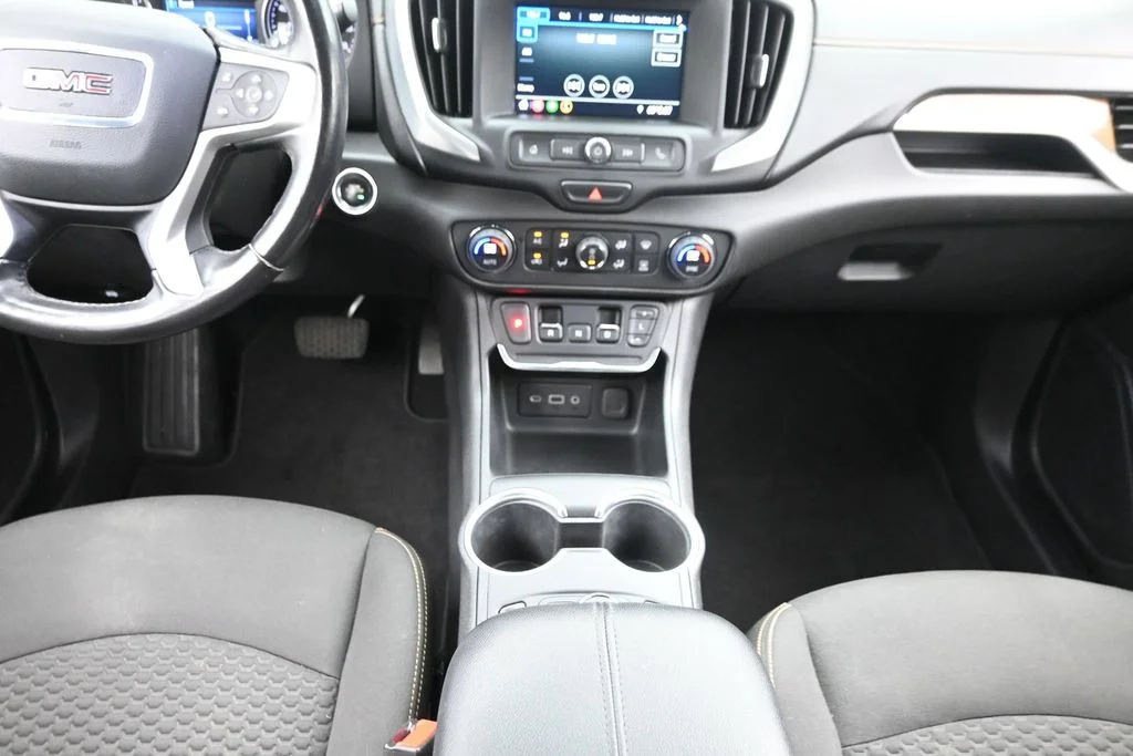 Used 2020 Black GMC SLE image 15