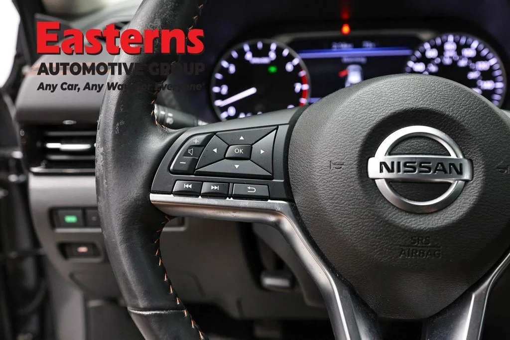Used 2023 Gray Nissan SR image 17