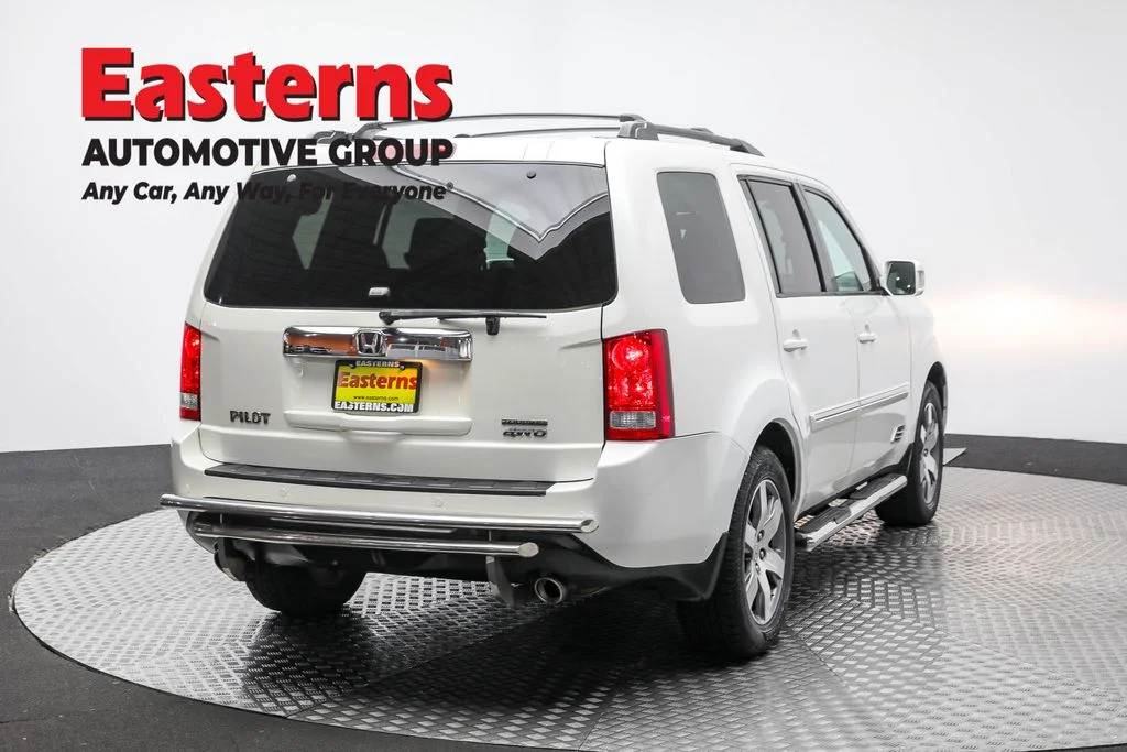 Used 2014 White Honda Touring image 5