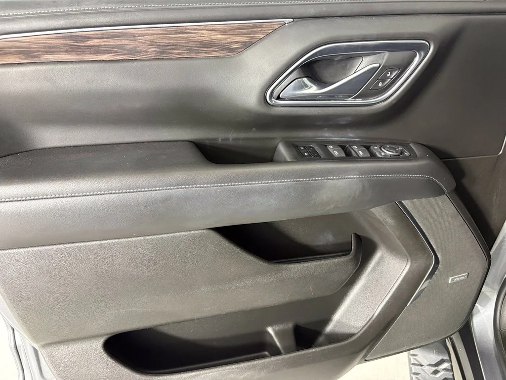 Used 2021 Gray Chevrolet Z71 image 13