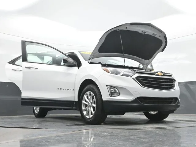 Used 2018 White Chevrolet LS image 32
